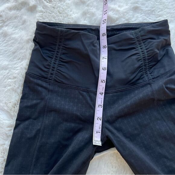 Lululemon Runday 7/8 Tri Geo Embossed Leggings Black Zippers Workout 2 - Picture 16 of 16